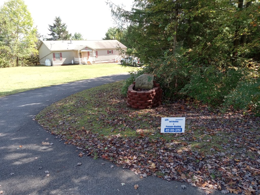 A Pittsburgh-area home after a comprehensive fall clean-up by So Clean Solutions.