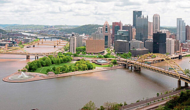 An image of downtown Pittsburgh from Mt. Washington.